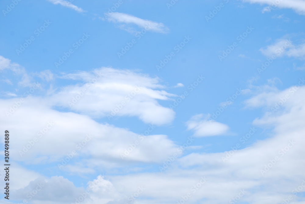 空 空
