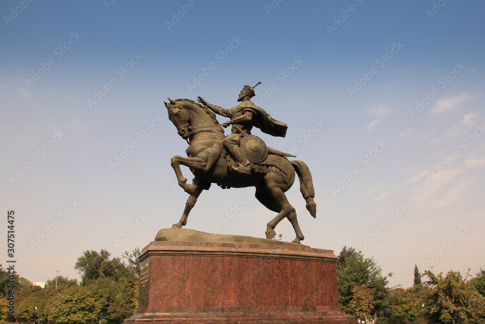 Obraz premium タシケントのティムール像