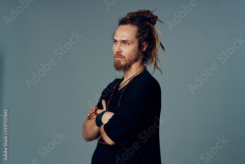 Tableau sur toile A man on his head with dreadlocks