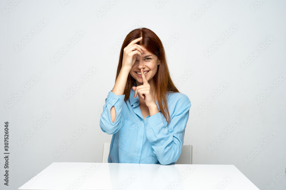 business woman talking on the phone business woman talking on the phone