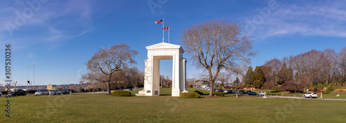 The peace arch border. Peace arch border between Canada and USA represent the world's longest undefended border.