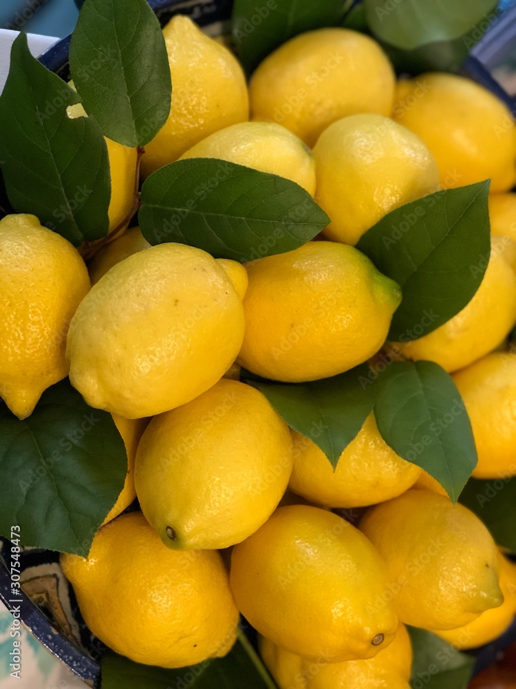 lemons on the market