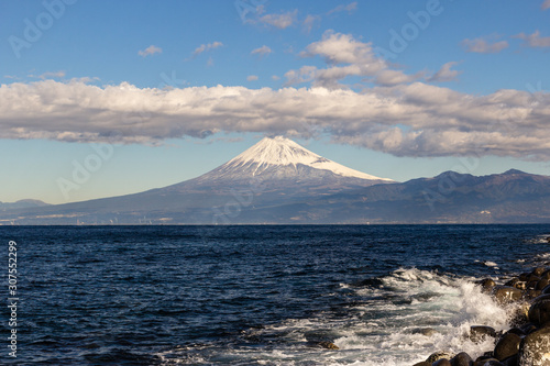 大瀬崎から駿河湾越しの富士山