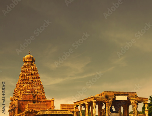 Cuadro en lienzo Tanjore Big Temple Brihadeshwara Temple in Tamil Nadu, Oldest and Tallest temple