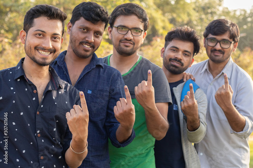 Εκτύπωση καμβά Group of Young Indian Voters showing fingers after casting there votes