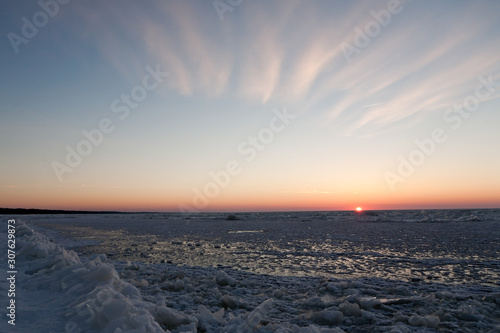 Sea sunset winter  clouds  waves  wind