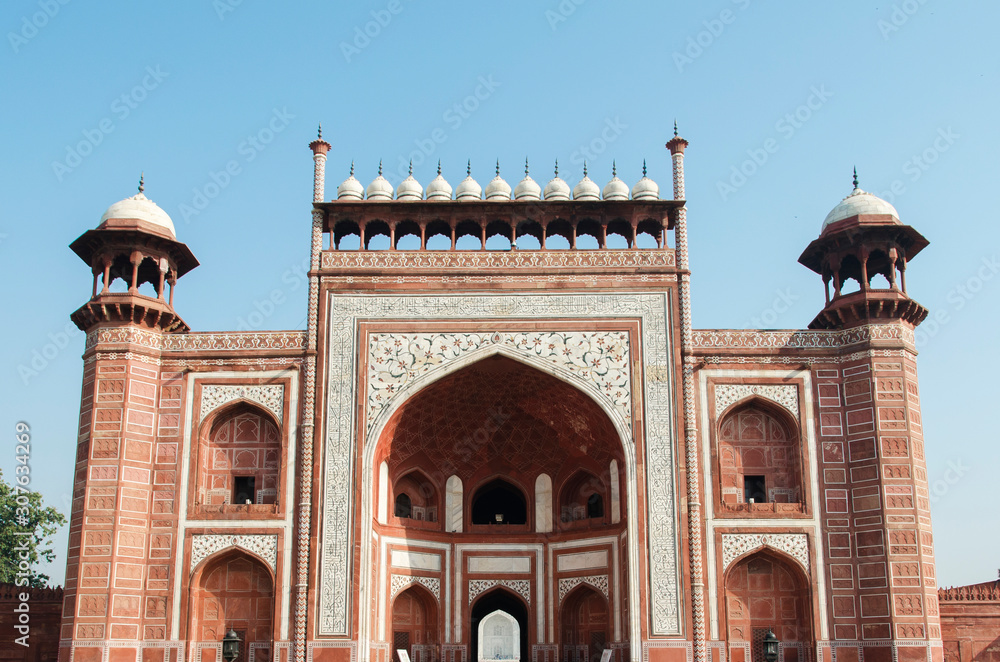 Great Gate of Taj Mahal mausoleum (Agra, India)