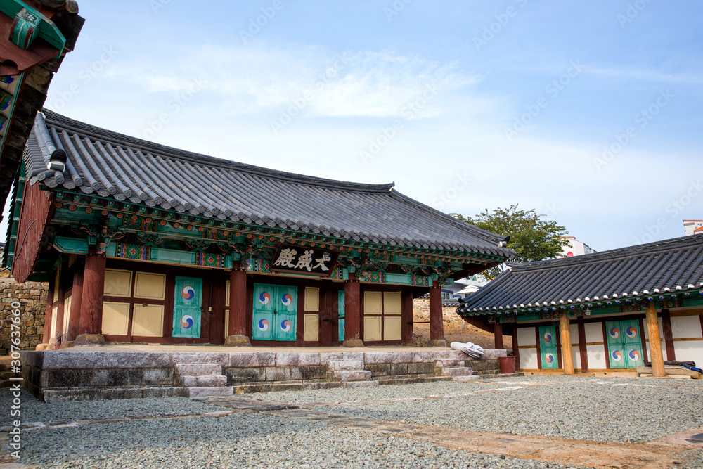 Goseong Hyanggyo in Goseong-gun, South Korea. Hyanggyo is a school of Joseon Dynasty. Goseong Hyanggyo in Goseong-gun, South Korea. Hyanggyo is a school of Joseon Dynasty.