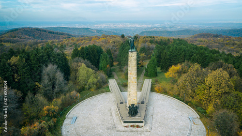 Schilderij op canvas Aerial view of monument of SFRJ architecture in woods