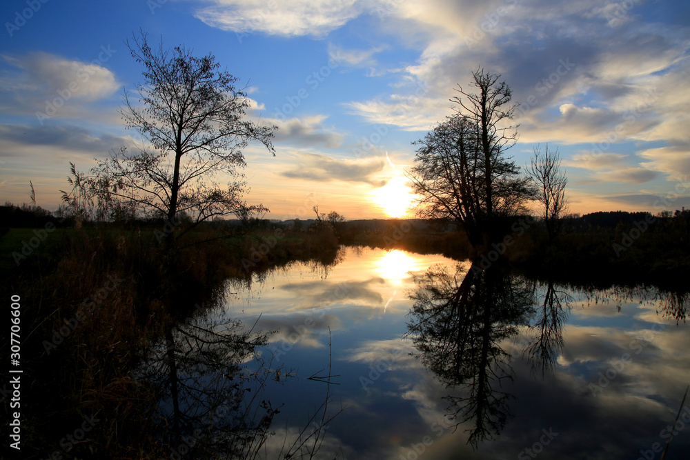 Obraz premium Landschaft mit Bach im Abendlicht, Bayern, Deutschland, Europa