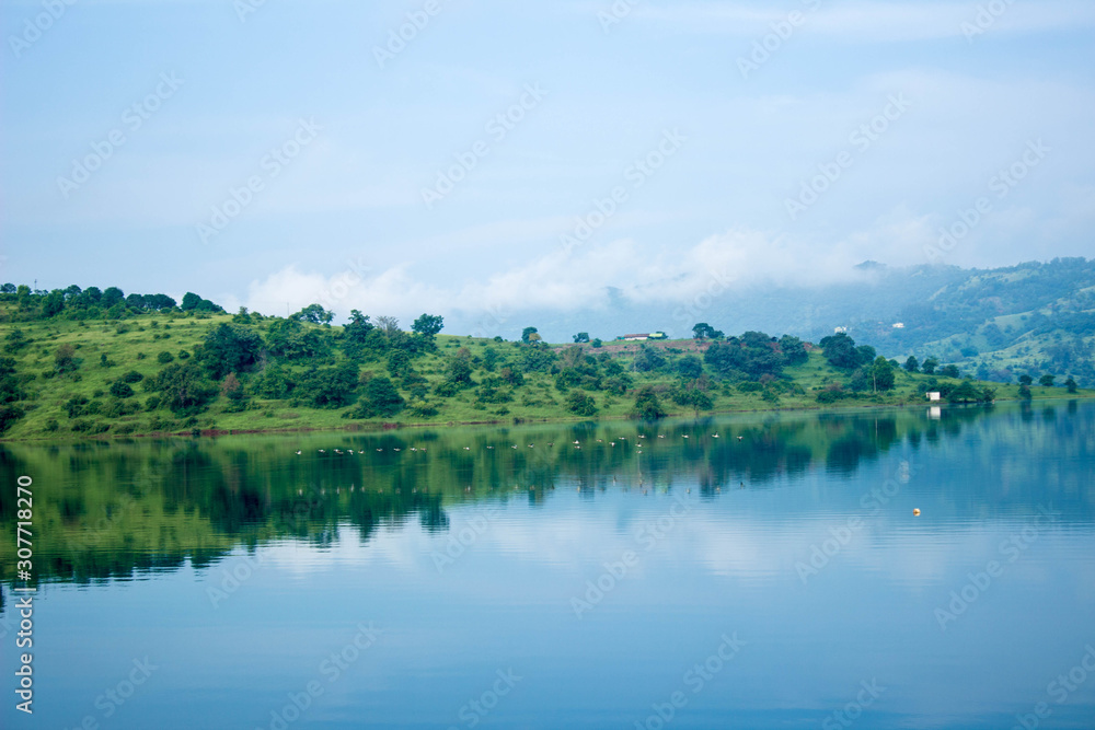 Obraz premium lake in mountain