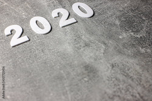 2020 Nowy Rok, data, napis na betonowym tle