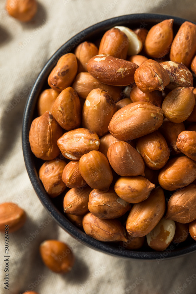 Obraz premium Raw Brown Organic Spanish Peanuts