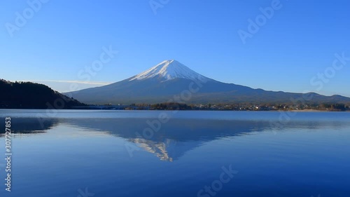 20191205河口湖からの青空の逆さ富士山
