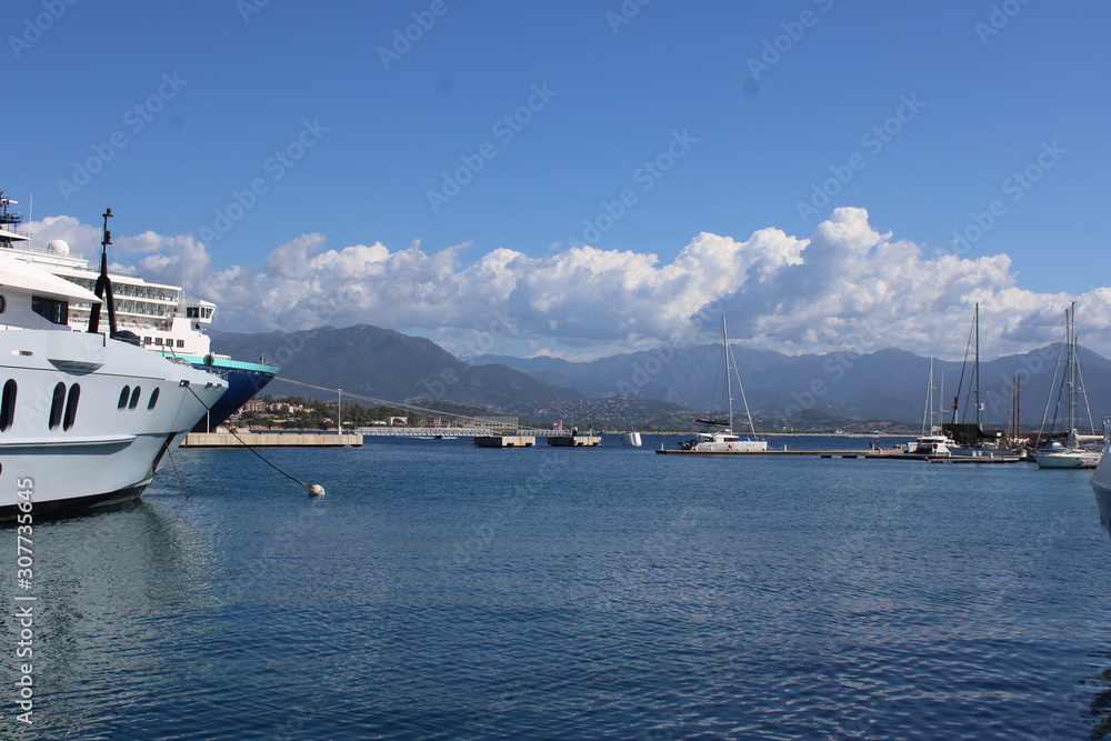 mer et  bateau  Extrême Sud de la Corse 