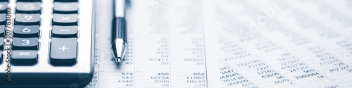 Φωτογραφία Banner Of Pen And Calculator On Financial Report - Business Accounting Concept
