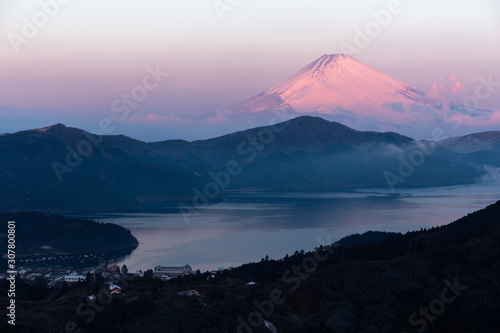 Fototapeta Naklejka Na Ścianę i Meble -  富士山と芦ノ湖