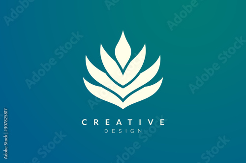 Minimalist flower vector design. It is suitable for spas, hotels, beauty, health, fashion, cosmetics, boutiques, salons, yoga, therapy, and others.
