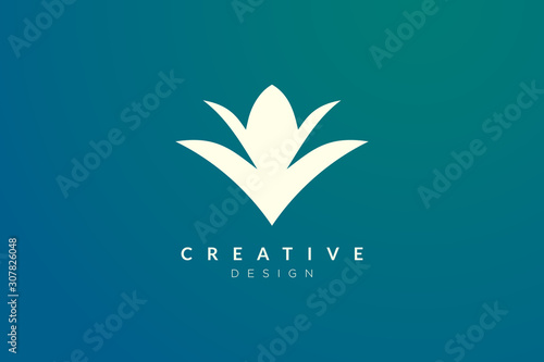 Minimalist flower vector design. It is suitable for spas, hotels, beauty, health, fashion, cosmetics, boutiques, salons, yoga, therapy, and others.