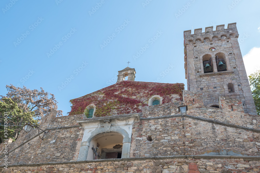 Kirche in Castagnetto Carducci, Toskana, Propositura di San Lorenzo