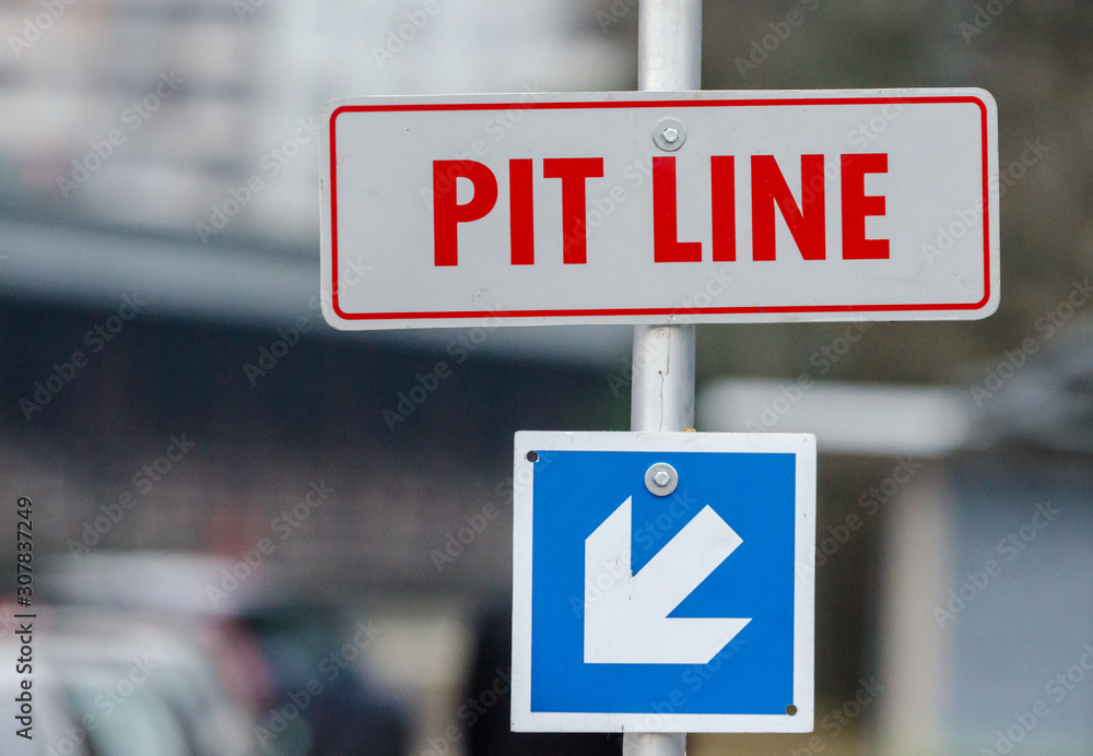 Pit line sign