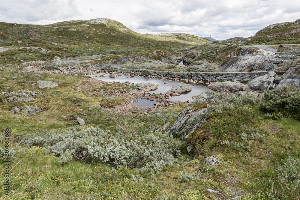 Vinsteråne, Zufluss zum Vinstri, großer See in Fylke, Oppland, Norwegen