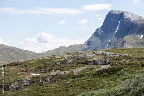 Jotunheimen-Gebirge  Landschaft mit Berg Synshorn im Hintergrund  Norwegen
