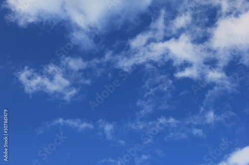 爽やかな青空と白い雲 © misumaru51shingo