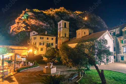 Konstfotografi View of the night city of Kotor, Montenegro.