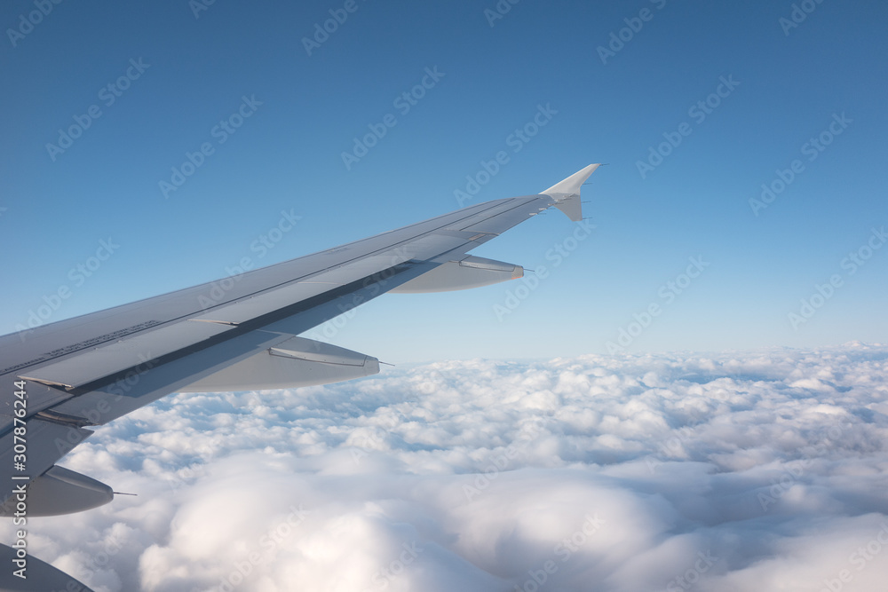 Avion dans le ciel Avion dans le ciel