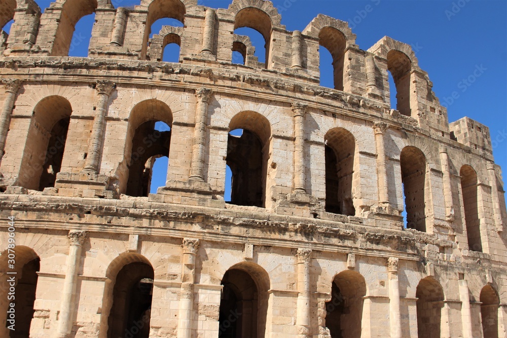 architecture of the Colosseum of Tunisia