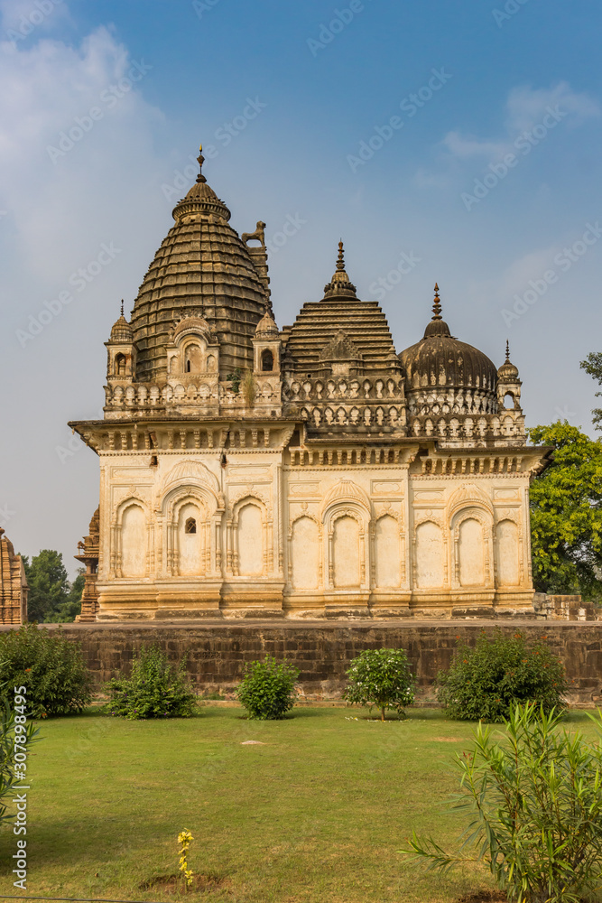 Fototapeta premium Temple and garden in the historic city Khajuraho, India