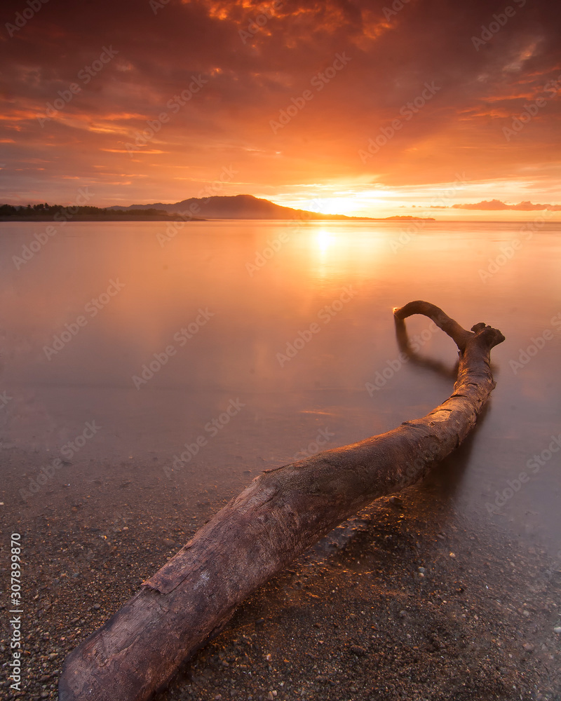 Fototapeta premium sunset on lake