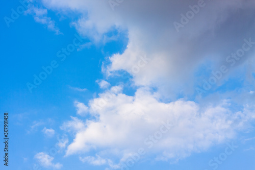 Fototapeta Naklejka Na Ścianę i Meble -  white clouds in a blue sky