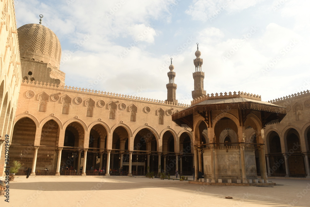 Sultan Almoayyed Sheikh Mosque