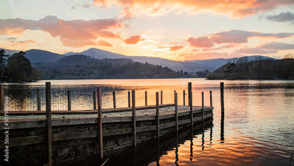 Obraz premium Pier sunset