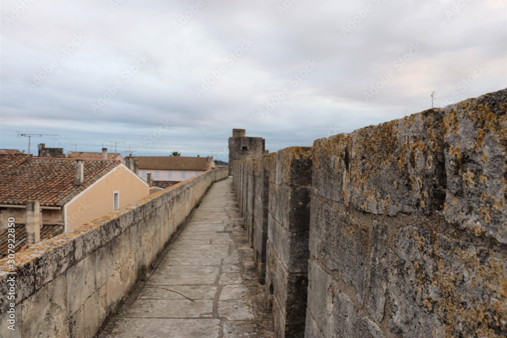Chemin de ronde sur les fortifications du village de Aigues Mortes - Département du Gard - Languedoc Roussillon - Région Occitanie - France