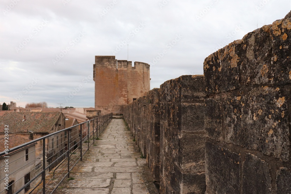 Chemin de ronde sur les fortifications du village de Aigues Mortes - Département du Gard - Languedoc Roussillon - Région Occitanie - France