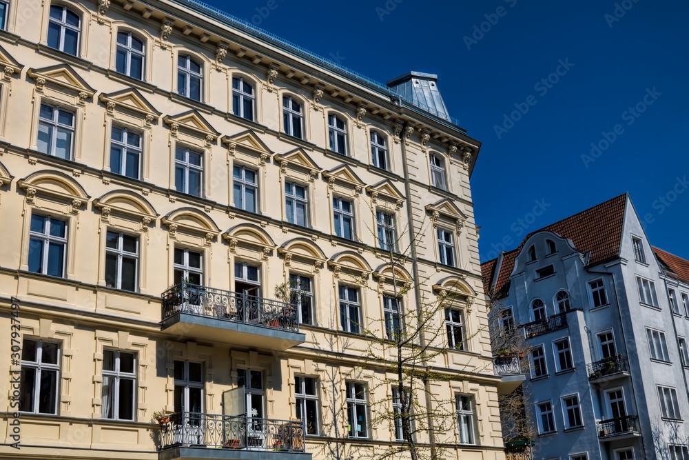 sanierte altbauten in berlin charlottenburg, deutschlan