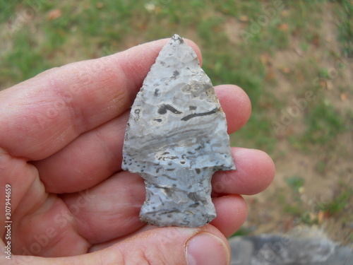Billede på lærred A beautiful Hardin arrowhead point from Reed Springs flint