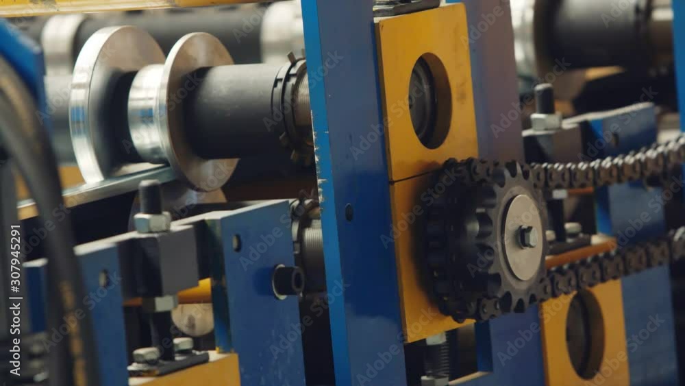 Industrial machine for bending metal sheets Industrial machine for bending metal sheets