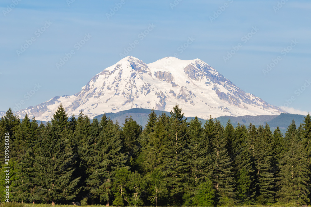 Mount Rainier is an active stratovolcano and the highest mountain in the state of Washington 