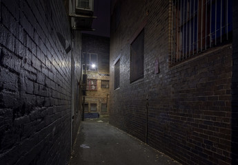 Keuken achterwand Smal steegje Spookachtige steeg in de nacht  © Tim