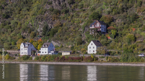 Poblado a la orilla del rio Rin