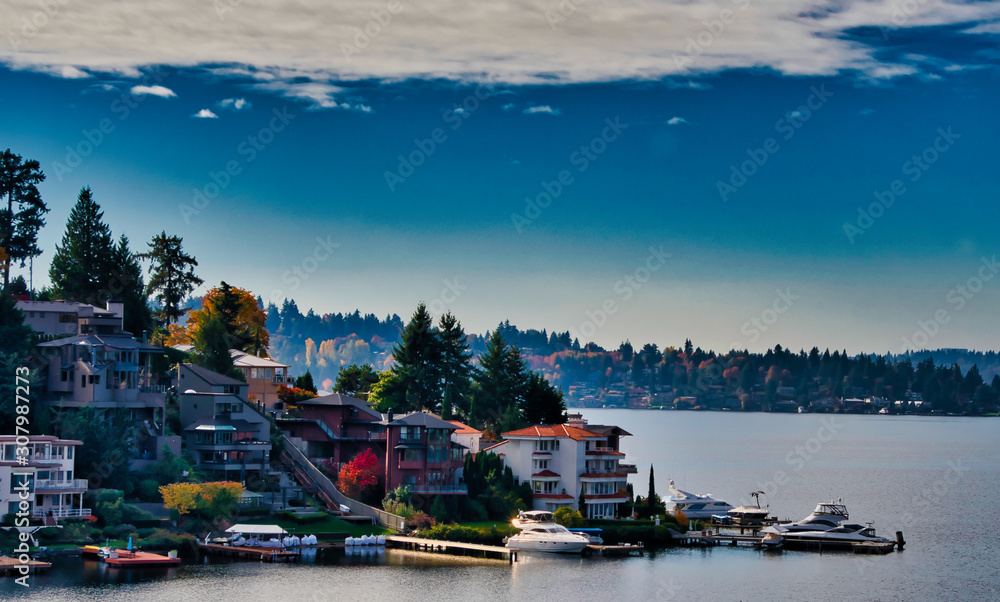 Fototapeta premium 2019-10-24 MEYDENBAUER BAY ON A EARLY FALL MORNING