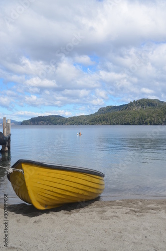 Barco, Lago, Montaña