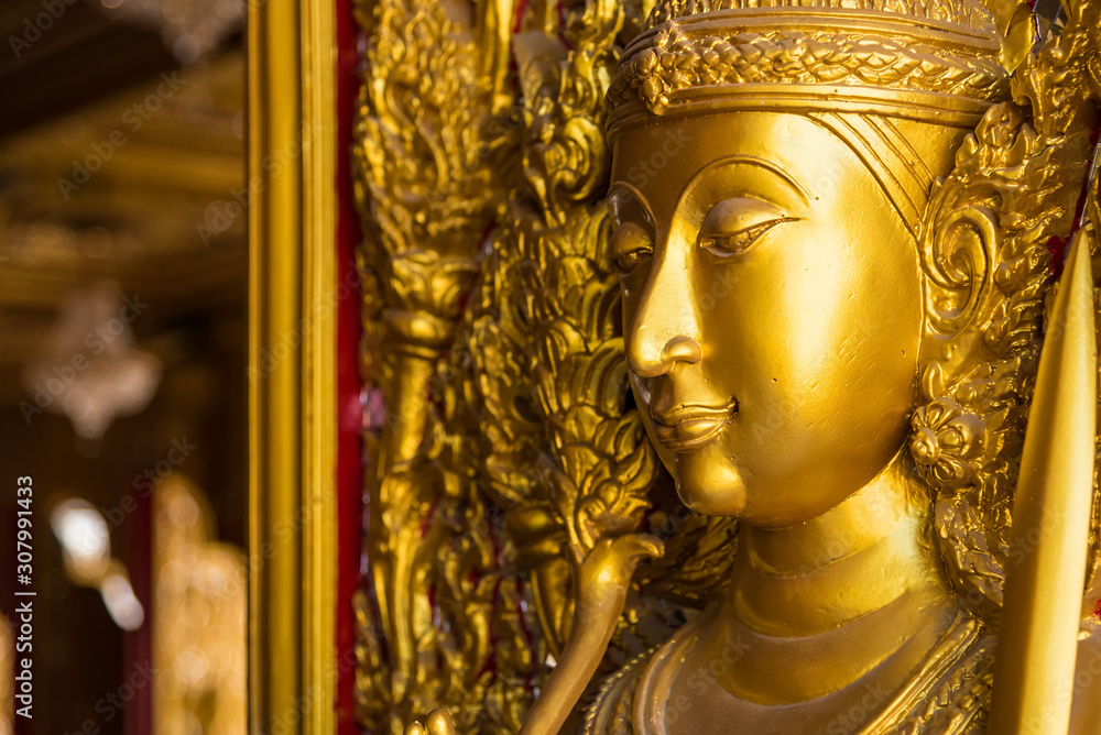 Obraz premium Monument of golden buddha,Temple Thailand.
