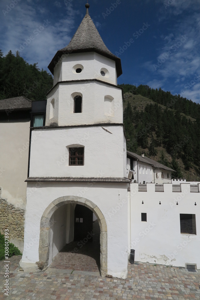 Fototapeta premium Kloster Marienberg, Vinschgau