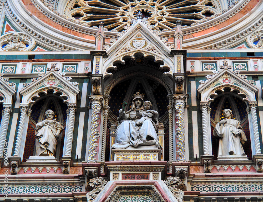 Detail of the Florence Cathedral (Duomo di Firenze, Cattedrale di Santa Maria del Fiore) in Florence, Italy Detail of the Florence Cathedral (Duomo di Firenze, Cattedrale di Santa Maria del Fiore) in Florence, Italy