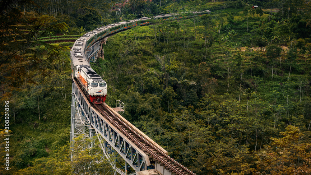 Fototapeta premium bridge in the mountains